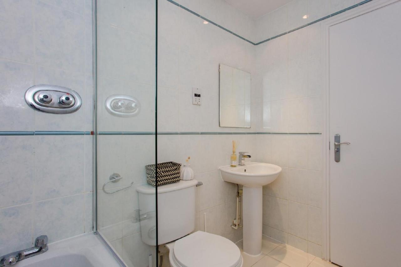 The Sparkford Gardens - Lovely 2Bdr With Balcony Londra Exterior foto